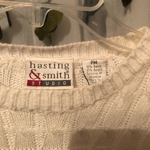 Vintage Petite Sweater With Rose - Picture 3 of 3